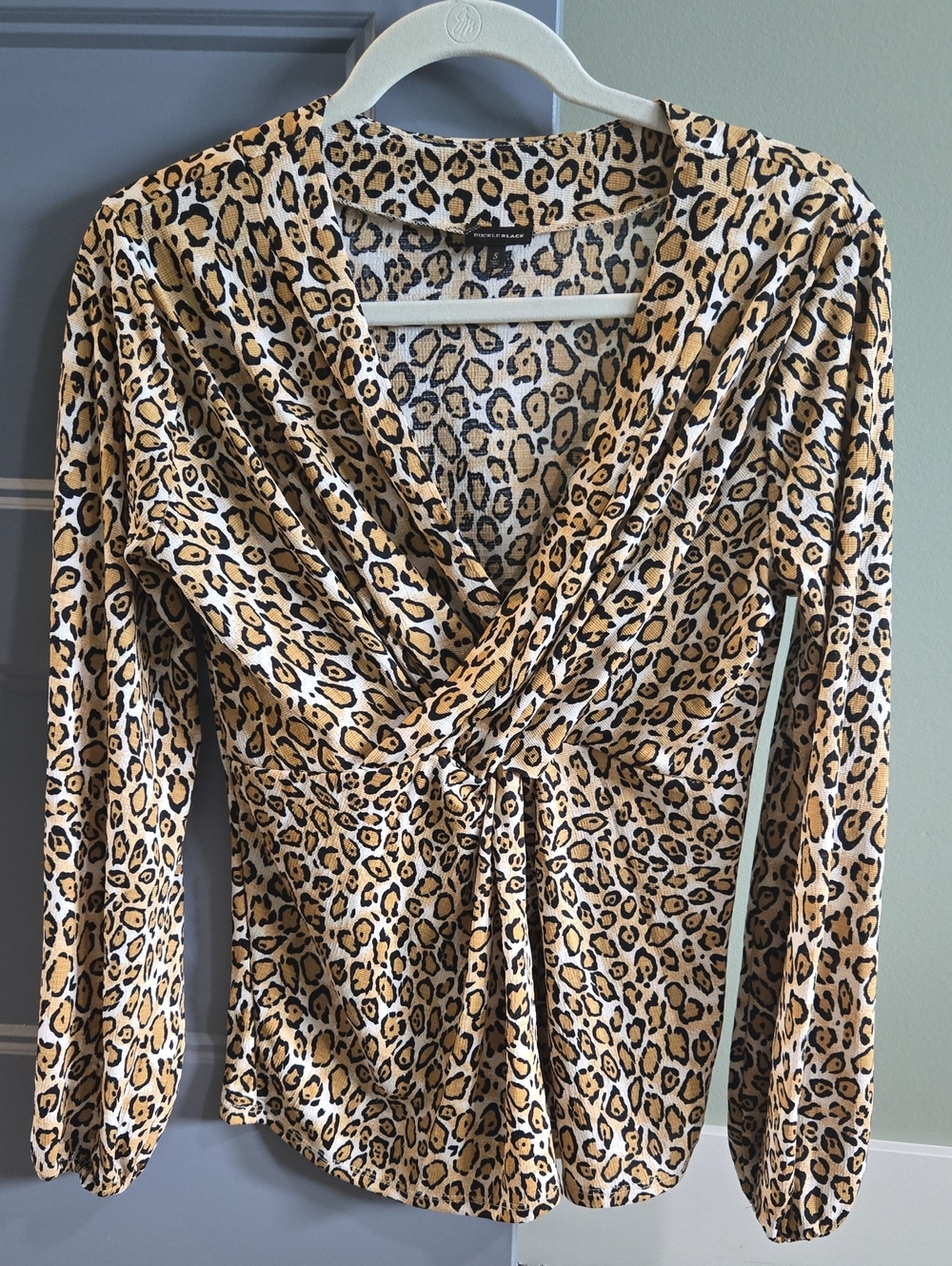 Buckle Tan and White Animal Printed V-Neck Long Sleeve Top